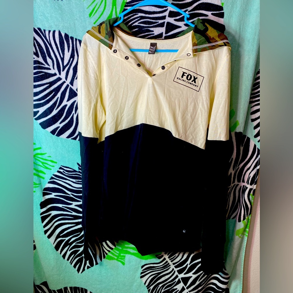 Woman’s fox shirt hard to find new!:)